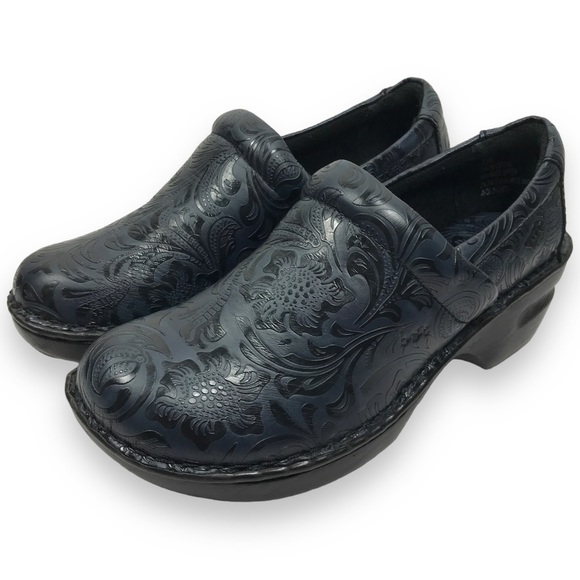 b.o.c. Shoes - B.O.C Peggy Womens Floral Embossed Clog Blue Size 8.5